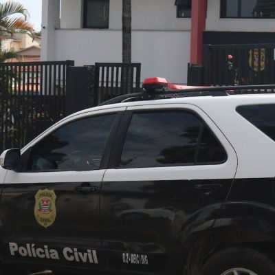 Homem é preso por tentativa de feminicídio contra a própria mãe na Paraíba